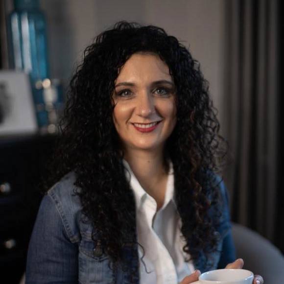 Meet your Posher, Lucy - Picture 1 of 1